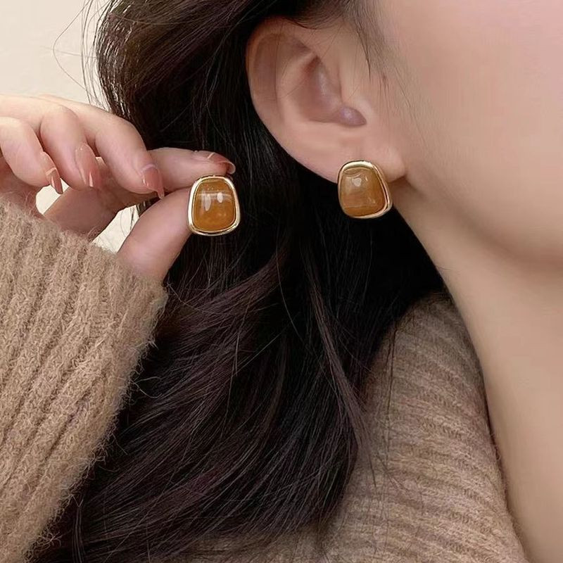 Серьги-гвоздики ювелирный сплав с напылением золотом 1J12297CJJ Серьги-гвоздики ювелирный сплав с напылением золотом 1J12297CJJ