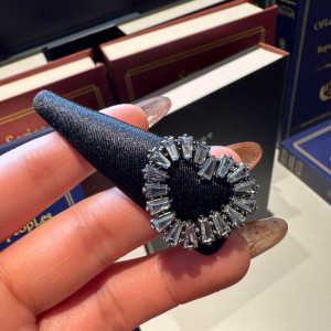 Заколка с сердечком из ткани CJS95943