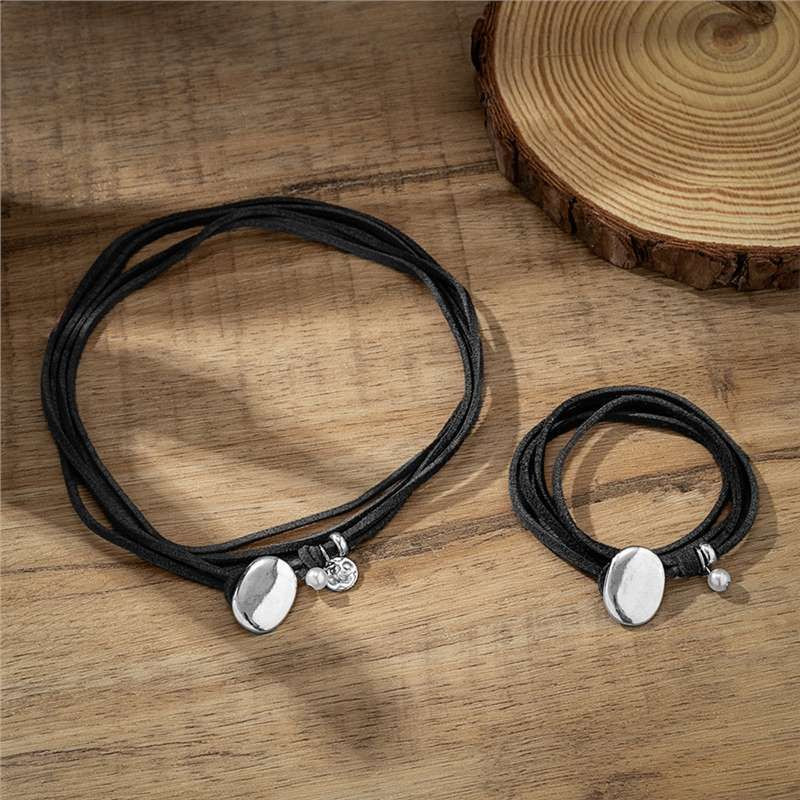 Черное колье-шнурок с контрастной подвеской 1J12431_1CJJ Черное колье-шнурок с контрастной подвеской 1J12431_1CJJ