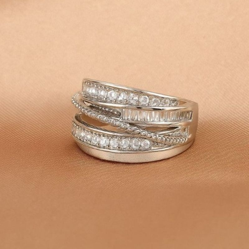 Широкое кольцо с платиновым напылением и дорожками камней 1J12257CJJ