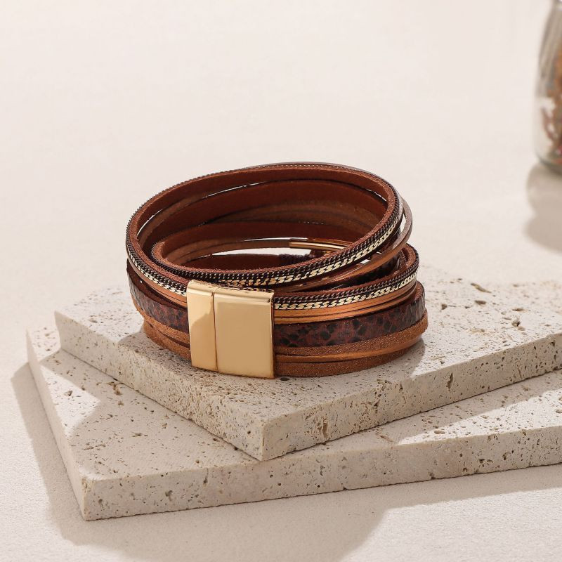 Браслет кожаный многослойный с золотистыми вставками CJT05179 Браслет кожаный многослойный с золотистыми вставками CJT05179