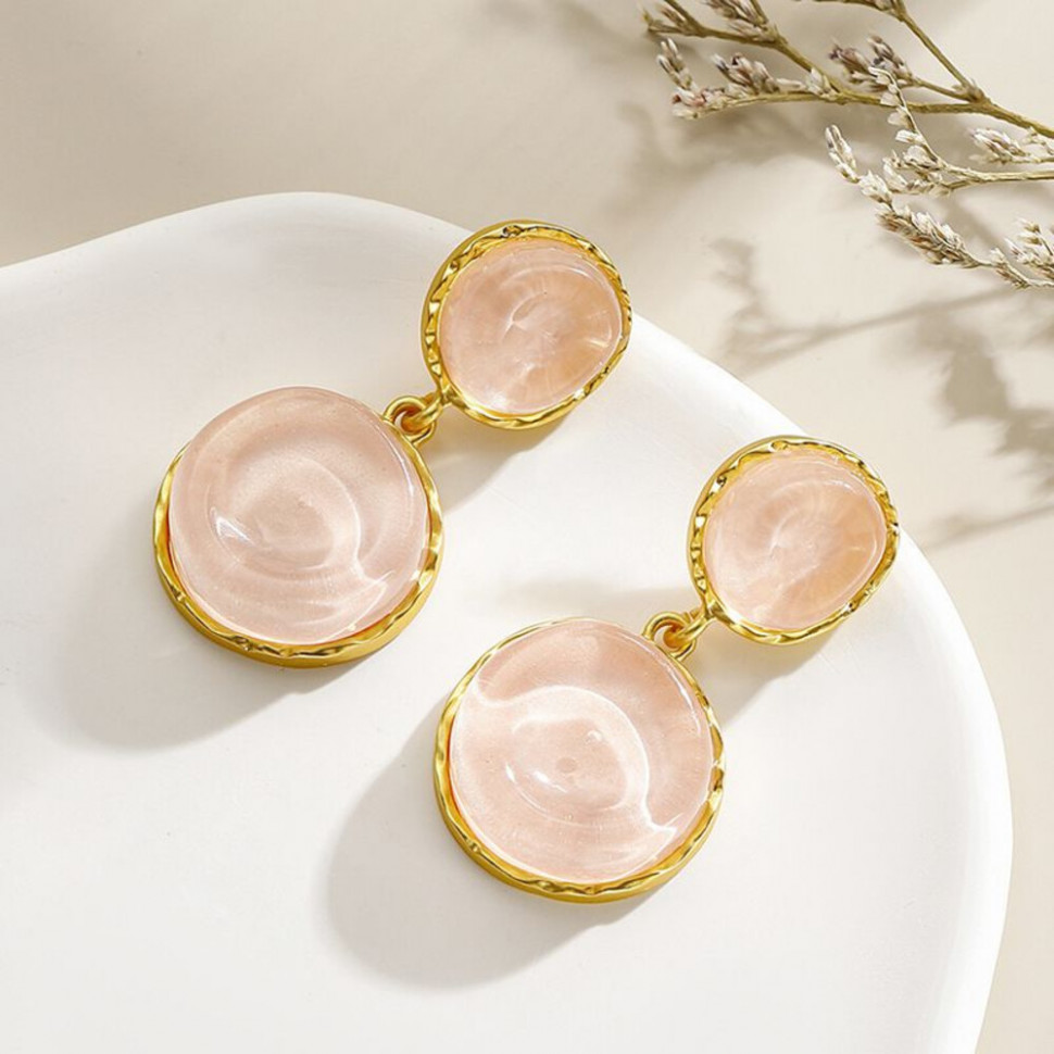 Массивные висячие серьги с перламутровыми вставками в оправе CJH38183