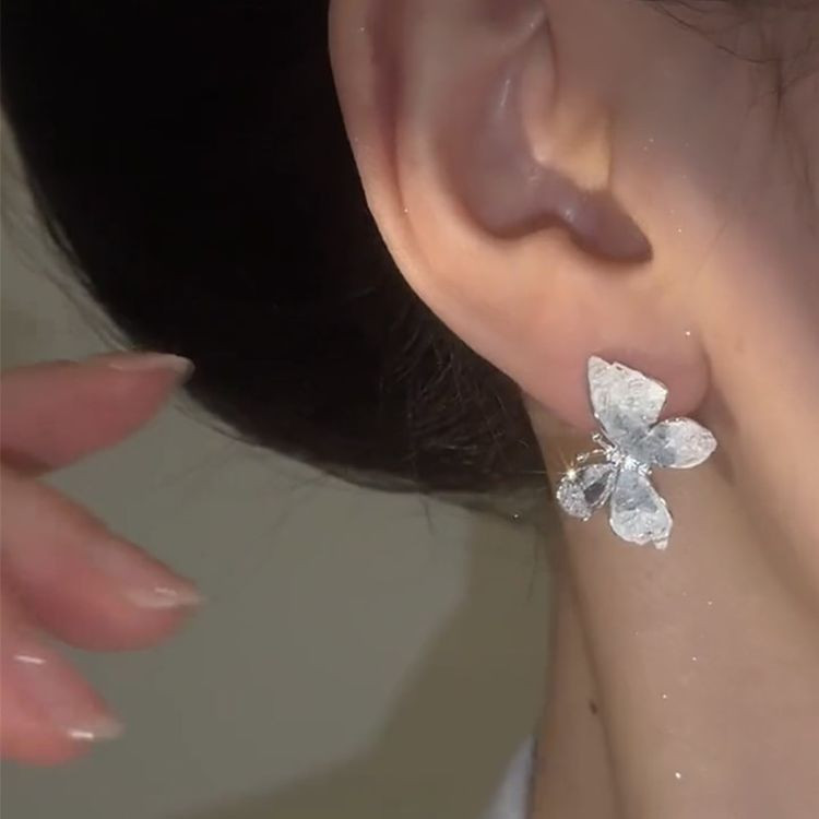 Серьги-пусеты Прозрачные бабочки на серебряном штифте 1J10601CJJ Серьги-пусеты Прозрачные бабочки на серебряном штифте 1J10601CJJ