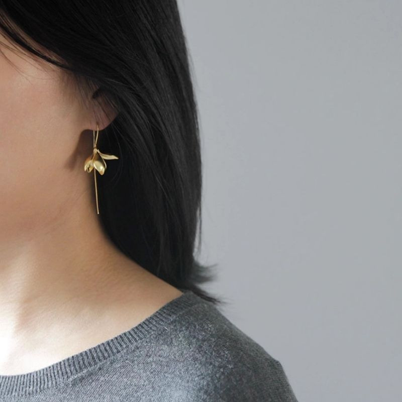 Серьги магнолия медь напыление золотом 1J12480CJJ