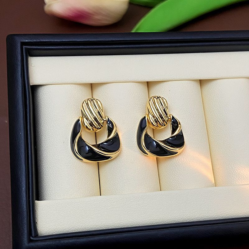 Двухцветные серьги-пусеты с переплетением CJP62481