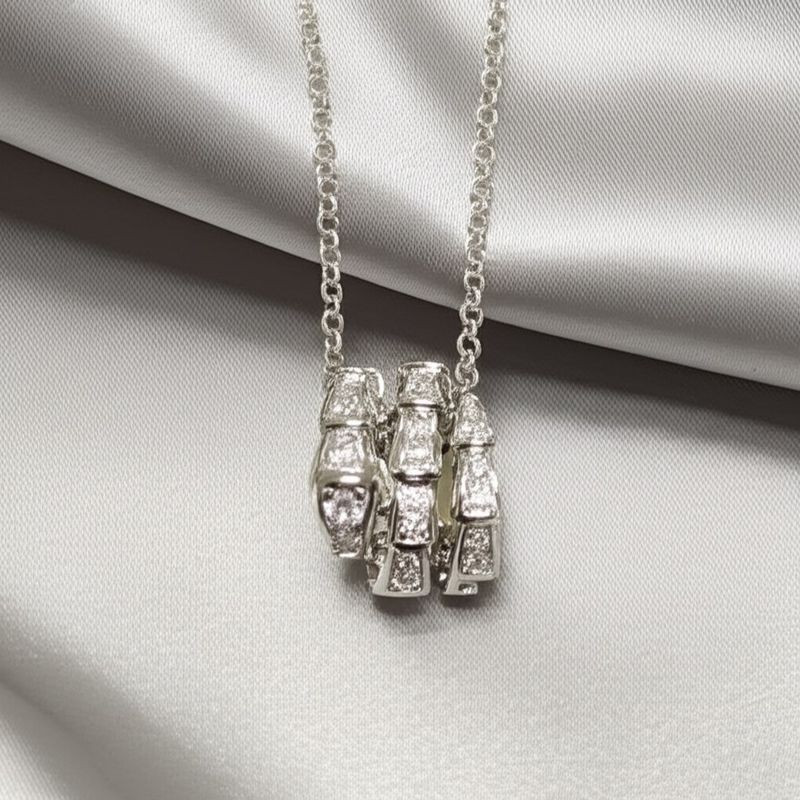 Платиновая Цепочка с кулоном Змея и кристаллами 1J11964CJJ Платиновая Цепочка с кулоном Змея и кристаллами 1J11964CJJ