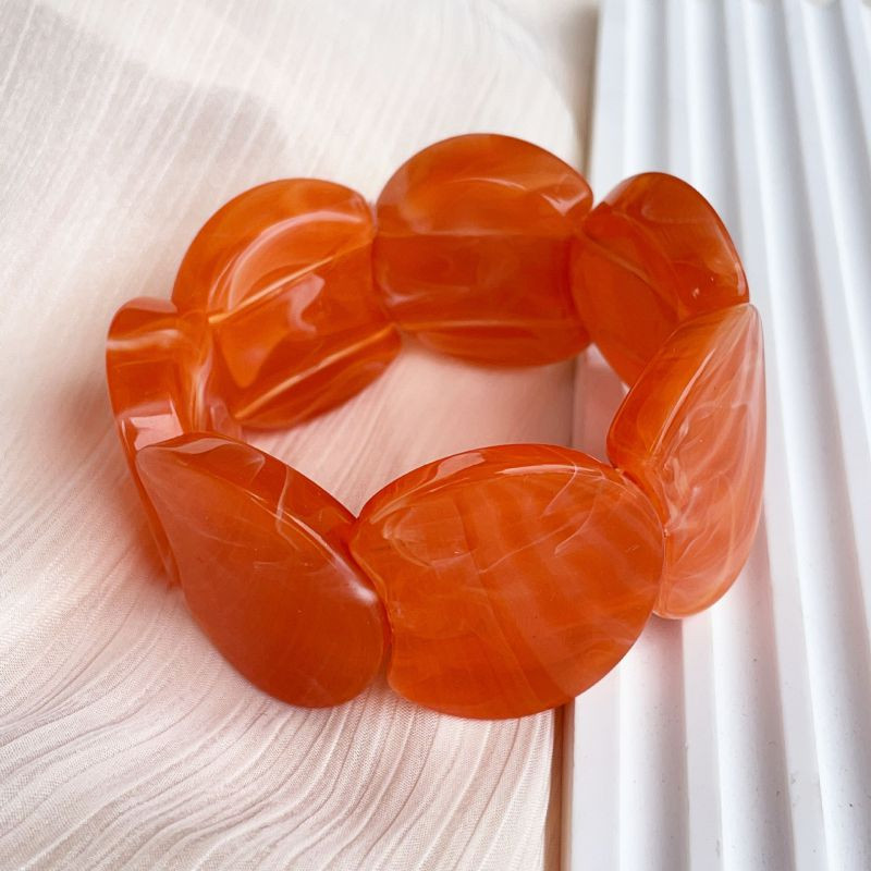 Браслет жесткий комбинированный с имитацией дерева и металла CJR57069