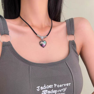 Чокер на двойном шнурке с сердцем-медальоном CJH69994 Чокер на двойном шнурке с сердцем-медальоном CJH69994