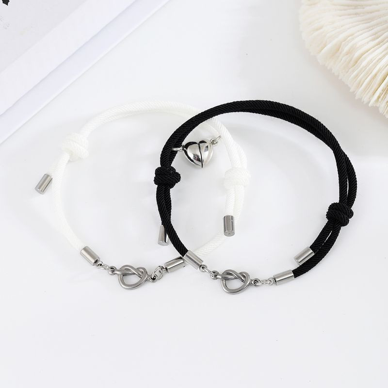 Парные браслеты неразлучные сердца на шнурке