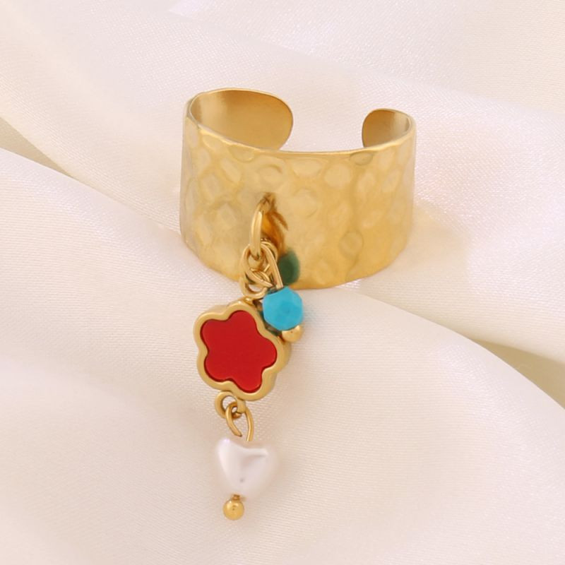 Широкое разомкнутое кольцо с подвесками-звездами CJR77582