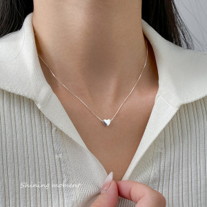 Лаконичная цепочка с серебристым сердцем J11623CJJ Лаконичная цепочка с серебристым сердцем J11623CJJ