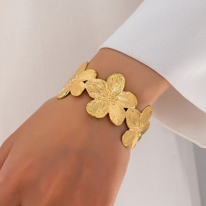 Жесткий браслет CJP54255 Жесткий браслет CJP54255