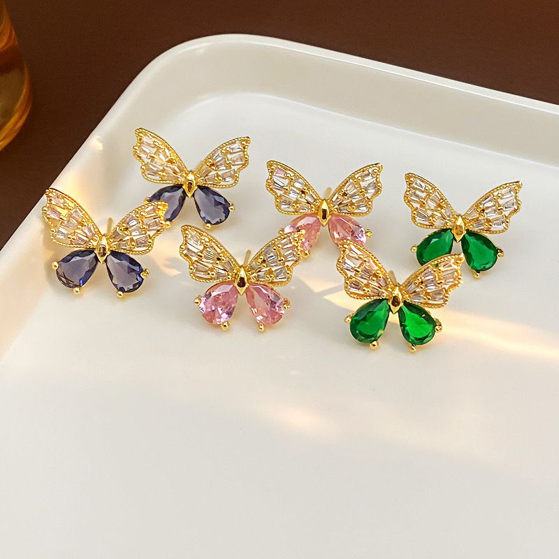Серьги-бабочки с изумрудными кристаллами CJL32502