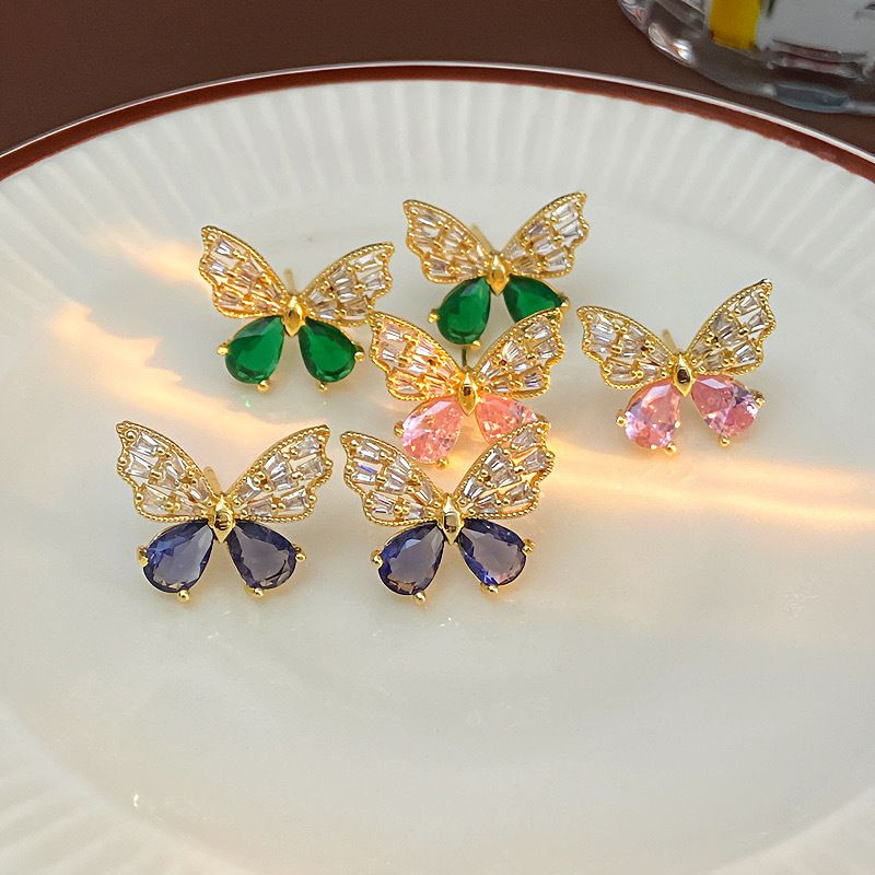 Серьги-бабочки с изумрудными кристаллами CJL32502 Серьги-бабочки с изумрудными кристаллами CJL32502