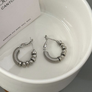 Серьги-кольца с бусинами матовые CJD82049 Серьги-кольца с бусинами матовые CJD82049