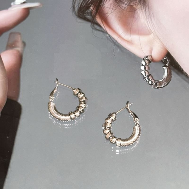 Серьги-кольца с бусинами матовые CJD82049