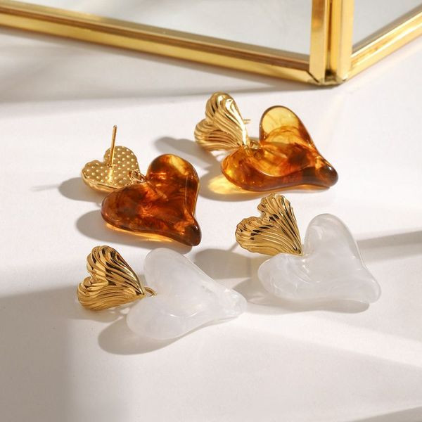 Серьги-пусеты Сердце янтарное объемное CJL40474