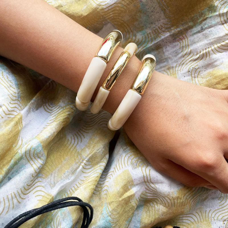 Браслет жесткий трубчатый с золотистыми разделителями CJR57071 Браслет жесткий трубчатый с золотистыми разделителями CJR57071