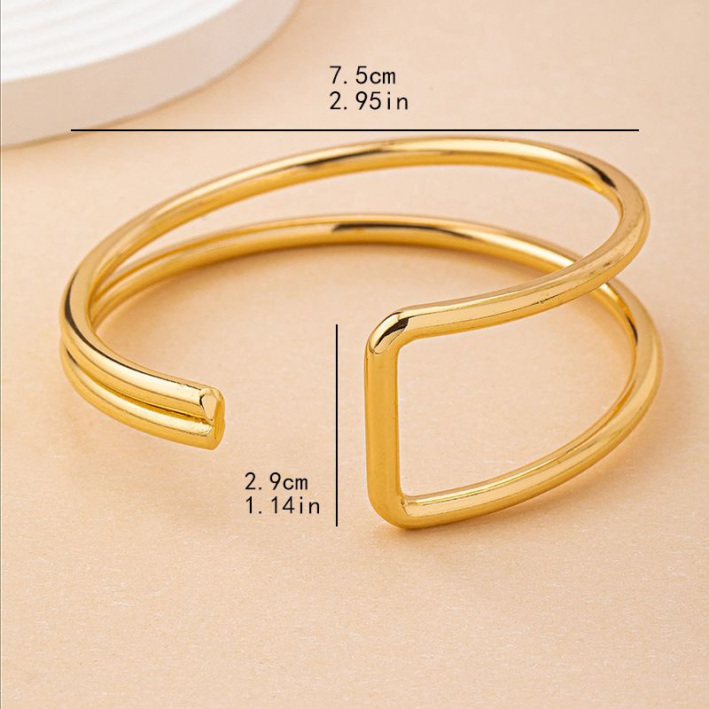 Браслет жесткий разомкнутый геометрической формы CJP54256