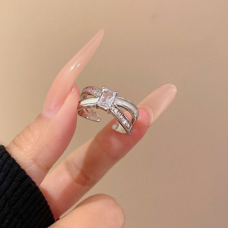 Серебряное кольцо с сердцем и цирконом CJZ42003