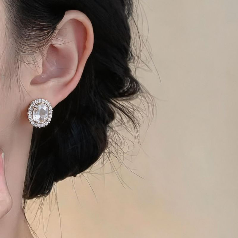 Серебряные серьги с овалом и цирконом ASUZ40357