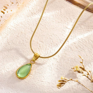 Стальное колье с зеленой подвеской-каплей CJG24898 Стальное колье с зеленой подвеской-каплей CJG24898