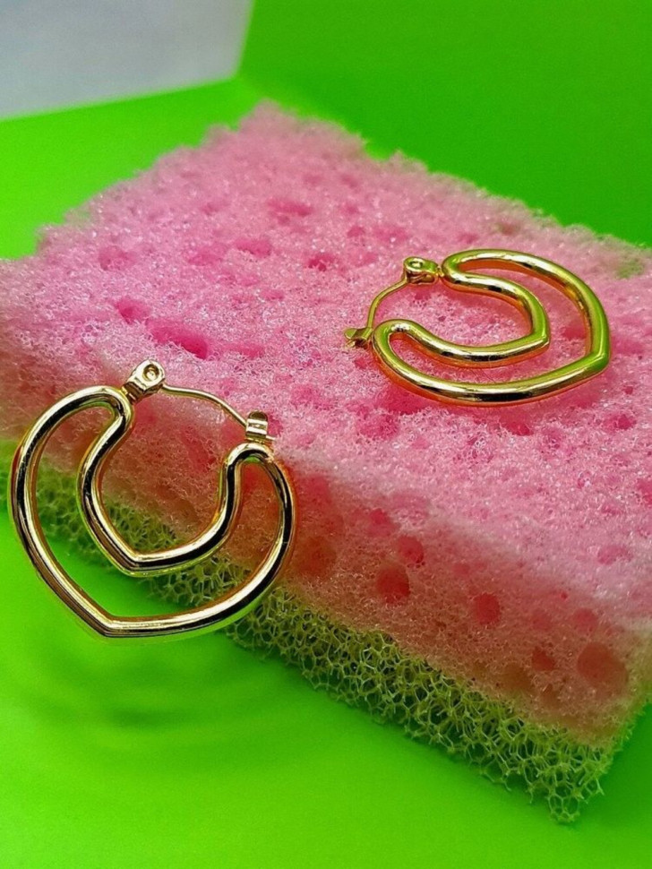 Стальные серьги-булавка с напылением золотом двойное сердце J10288CJJ Стальные серьги-булавка с напылением золотом двойное сердце J10288CJJ