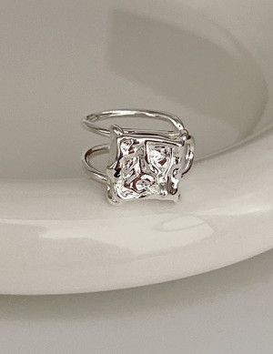 Двойное кольцо с крупным квадратным кристаллом M18517