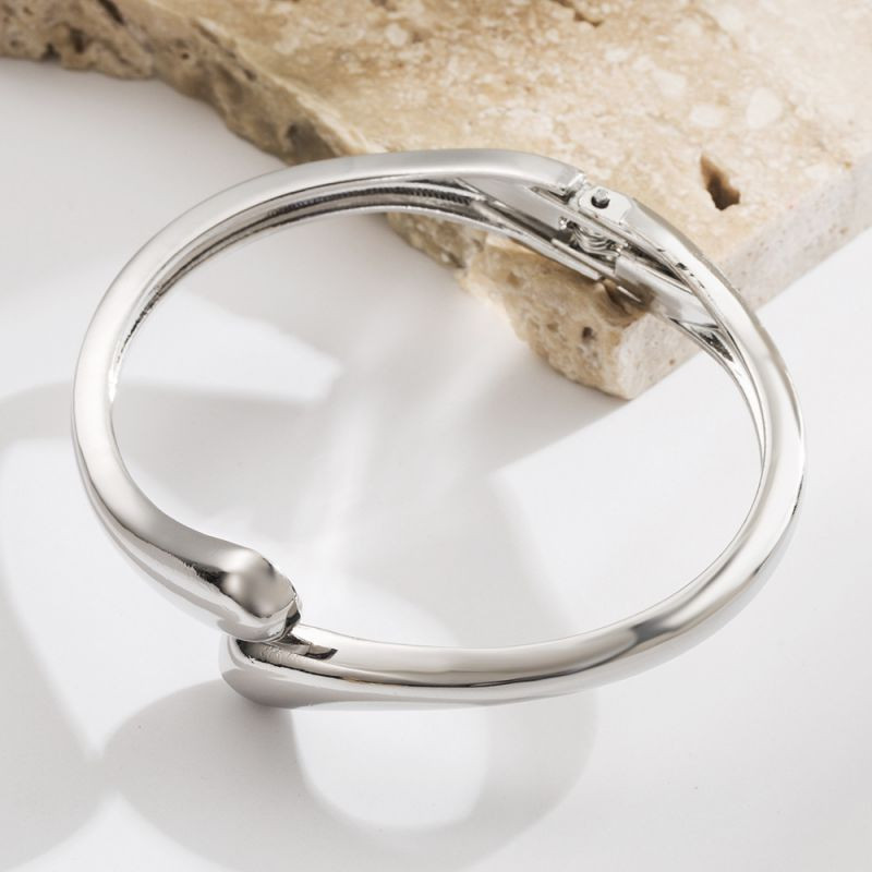 Жесткий браслет CJM00508 Жесткий браслет CJM00508