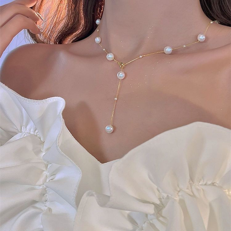 Колье-галстук с жемчужинами на тонкой золотистой цепи CJG76165