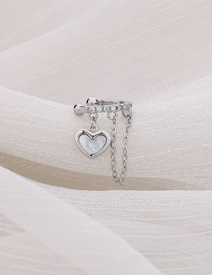 Кафф с подвеской-сердцем и цепью серебро Z05798 Кафф с подвеской-сердцем и цепью серебро Z05798