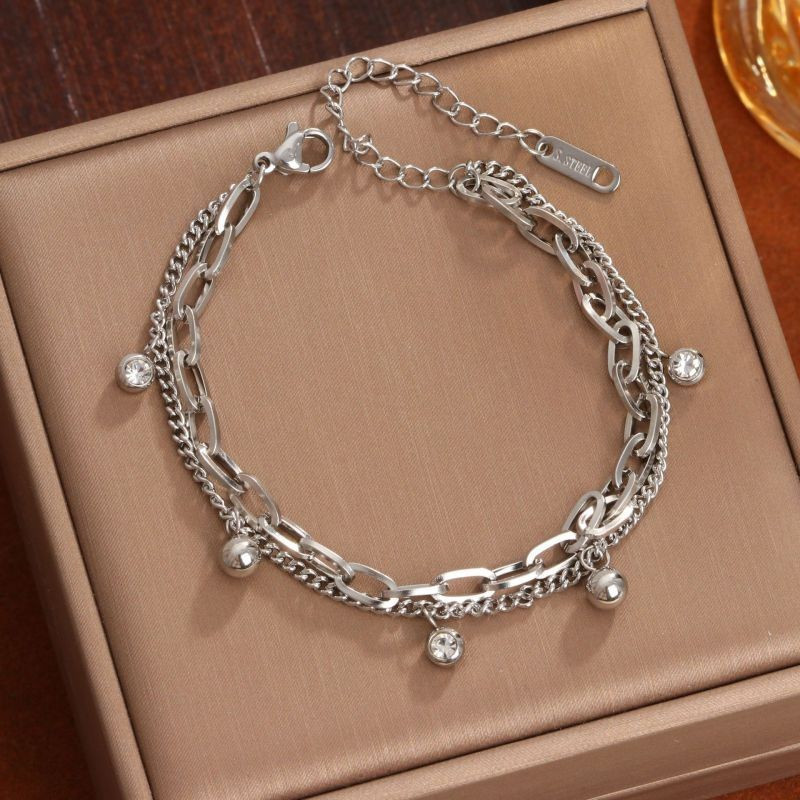 Массивное колье с кристальными подвесками CJG57502