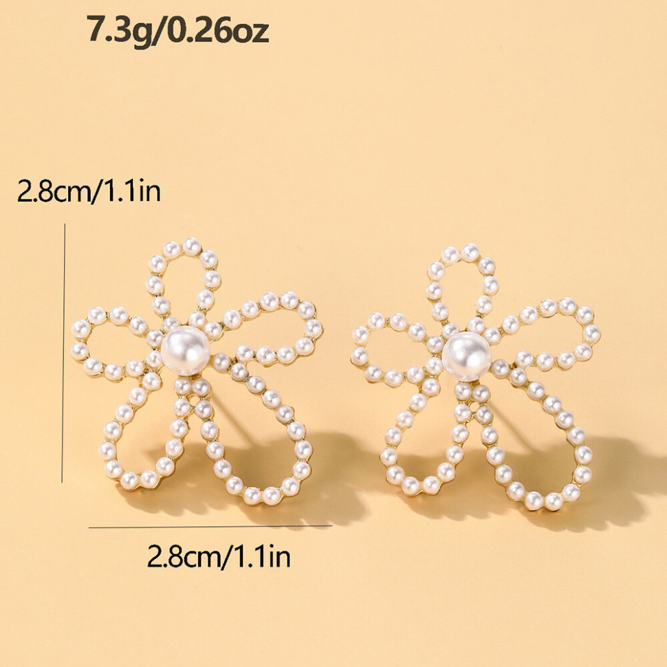 Нежные серьги-пусеты контурные цветы из жемчуга Z34303