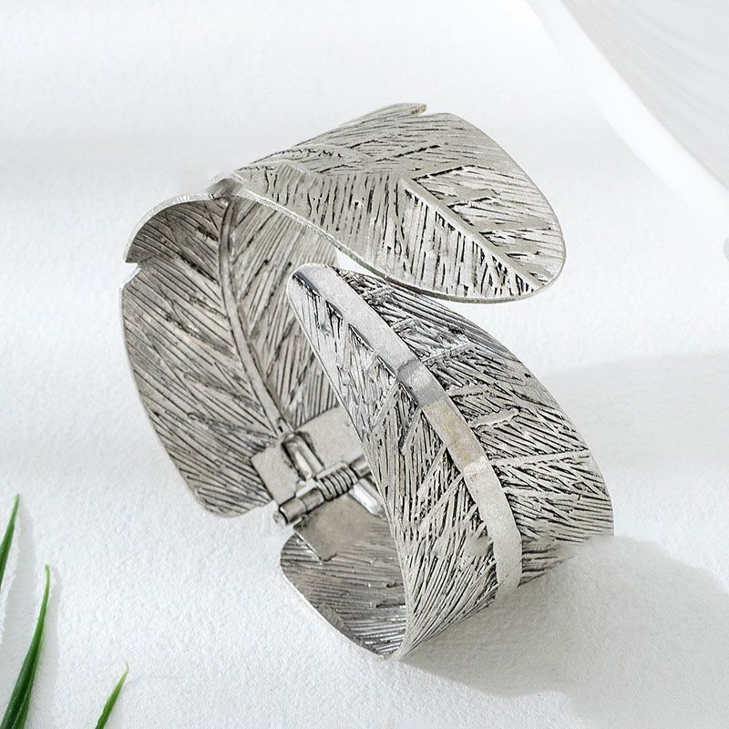 Жесткий браслет CJP84673 Жесткий браслет CJP84673