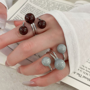 Фантазийное кольцо с декоративными шарами на концах CJP81723