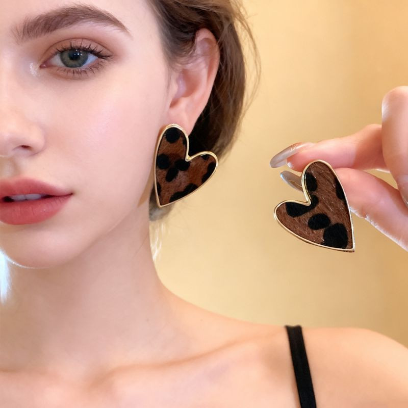 Серьги-гвоздики CJT18737