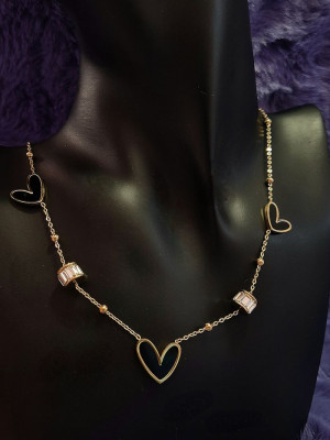Тонкая цепочка с контурными сердцами и жемчугом J11457CJJ