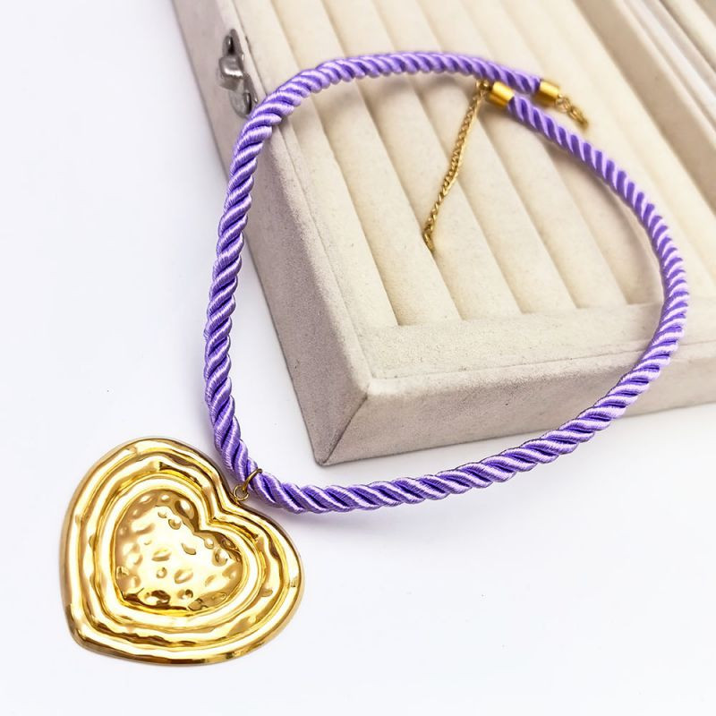 Текстильный чокер с массивным кулоном в форме сердца CJR66519 Текстильный чокер с массивным кулоном в форме сердца CJR66519