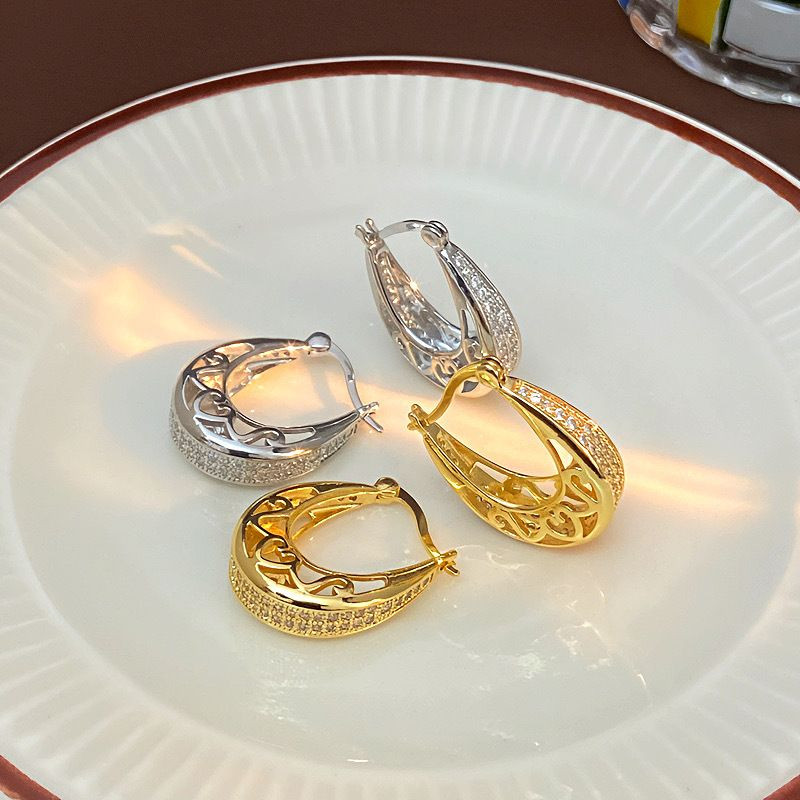 Ажурные серьги-кольца с кристаллами CJL32507