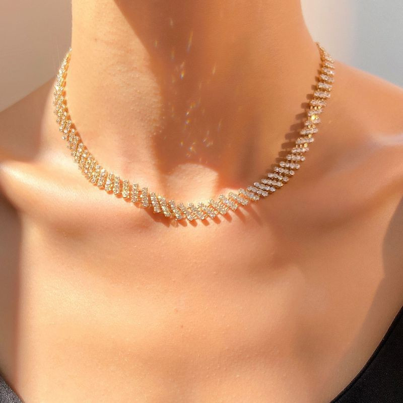 Сияющий чокер-дорожка из прозрачных кристаллов CJG78686 Сияющий чокер-дорожка из прозрачных кристаллов CJG78686