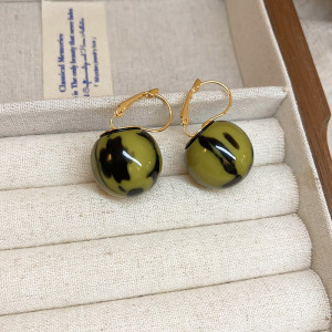 Серьги-кольца с объемными сферами CJR74917