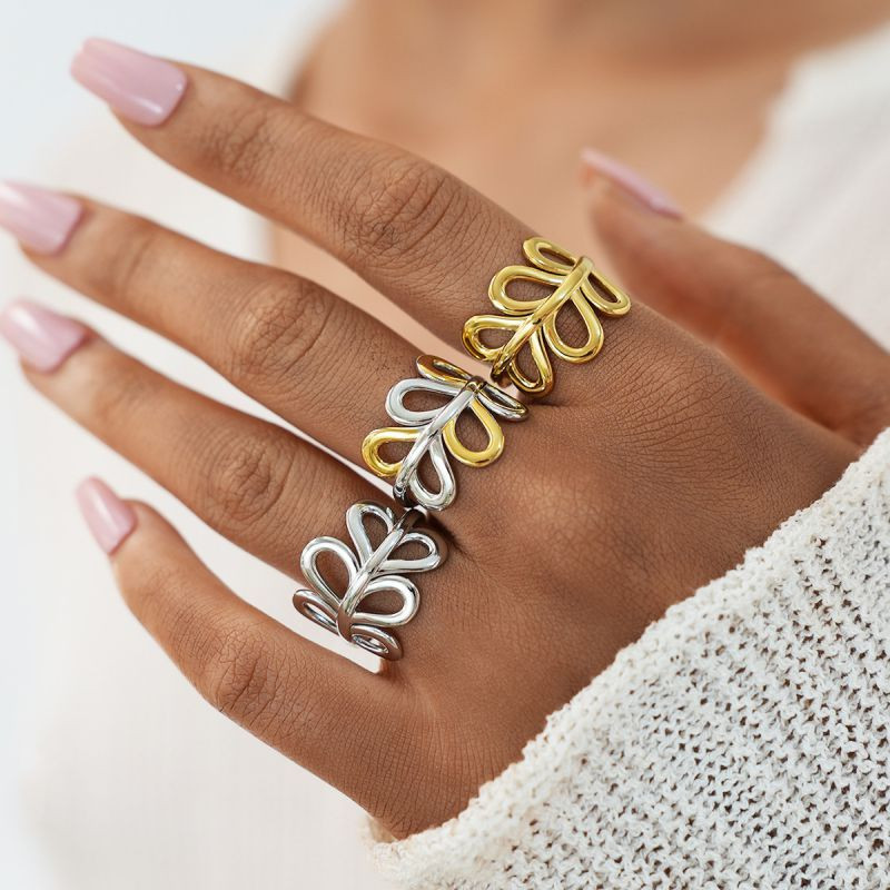 Разомкнутое кольцо в форме объемной бабочки CJT00827