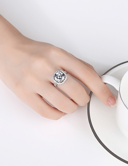 Ювелирное кольцо Q27992 Ювелирное кольцо Q27992