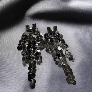 Длинные серьги-водопады из черных пайеток J10388CJJ