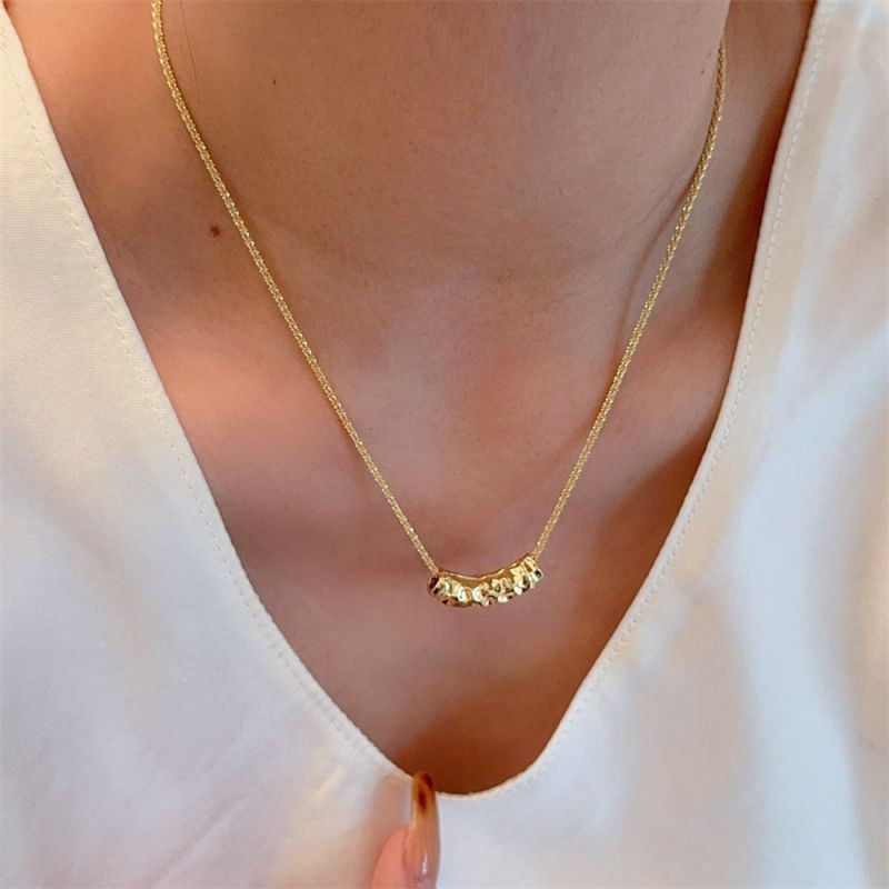 Цепочка с лаконичной подвеской в виде фактурного слитка CJL14702