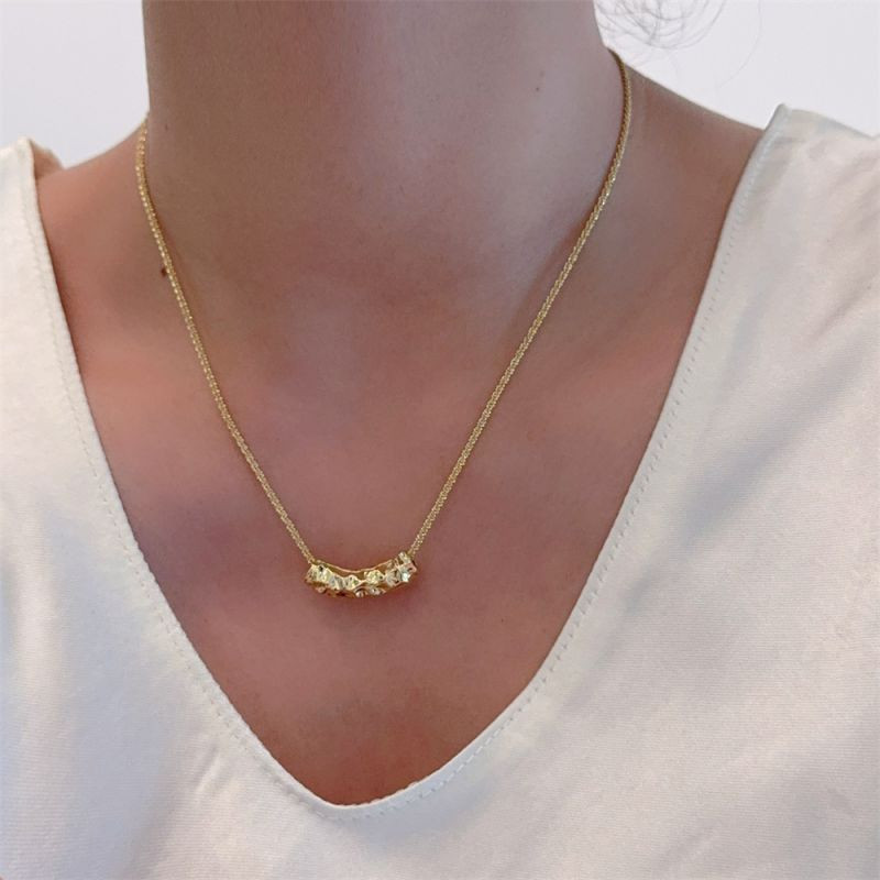 Цепочка с лаконичной подвеской в виде фактурного слитка CJL14702