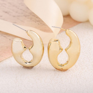 Дизайнерские серьги-пусеты Золотистые дуги в стиле контуринга CJH31012 Дизайнерские серьги-пусеты Золотистые дуги в стиле контуринга CJH31012