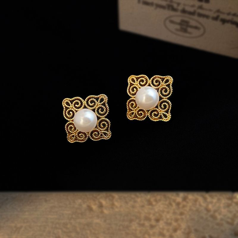 Ажурные серьги-пусеты с жемчугом CJQ17162