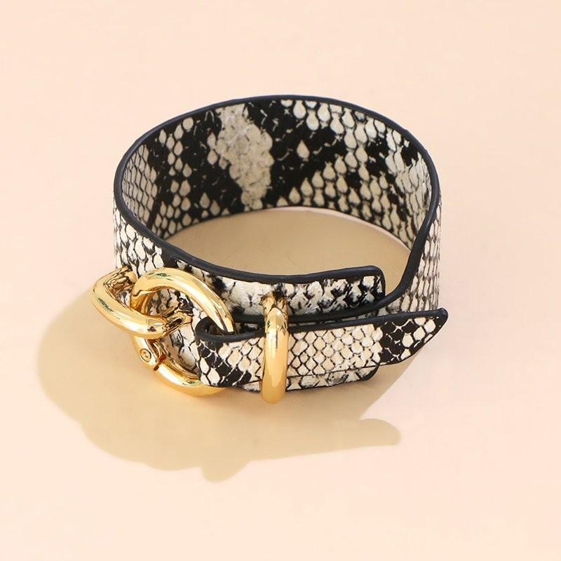 Жесткий браслет CJC68026 Жесткий браслет CJC68026