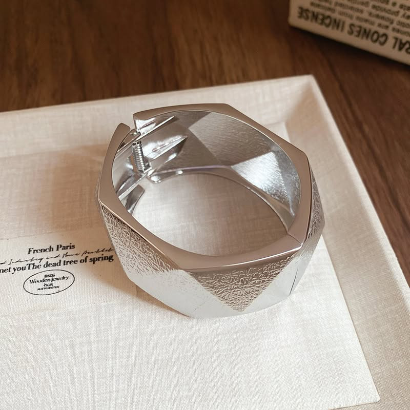 Браслет жесткий ювелирный сплав геометрия 1J11771CJJ Браслет жесткий ювелирный сплав геометрия 1J11771CJJ